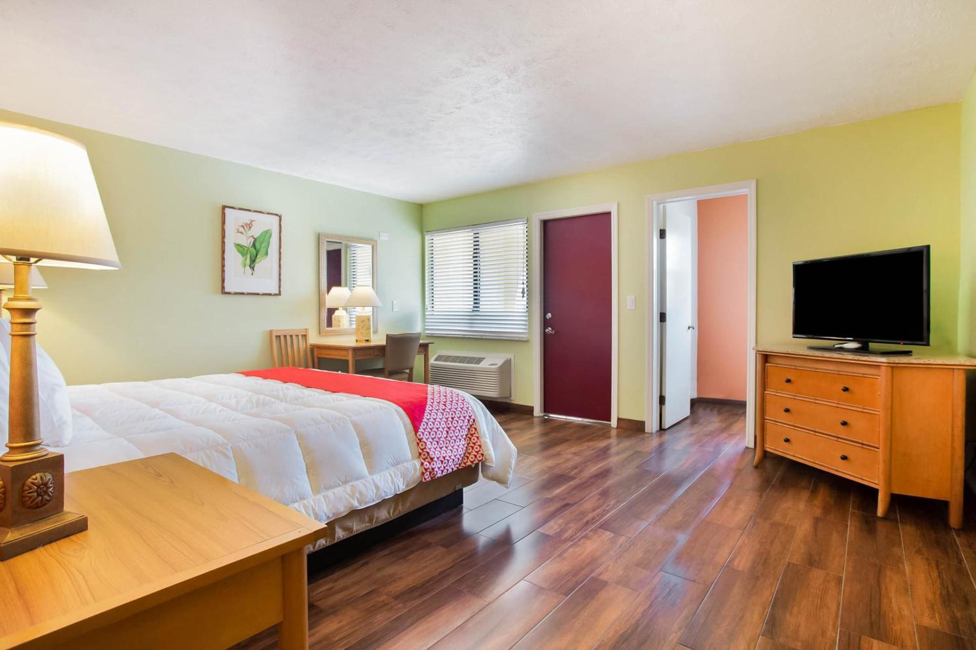 Oyo Waterfront Hotel- Cape Coral Fort Myers, Fl Экстерьер фото