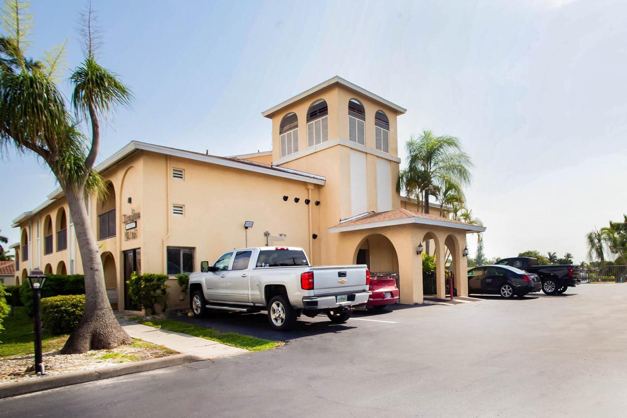Oyo Waterfront Hotel- Cape Coral Fort Myers, Fl Экстерьер фото